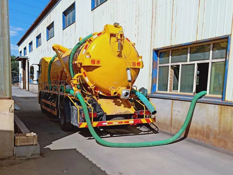 锁五厂区化粪池清理